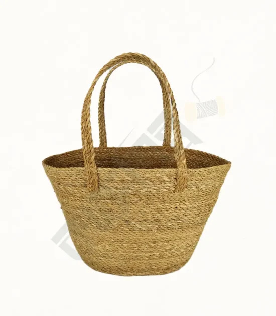 Natural seagrass shopping bag with handles, ideal for eco-friendly shopping and daily use.