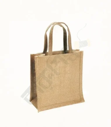 Stylish natural jute tote bag with a spacious interior and sturdy handles.