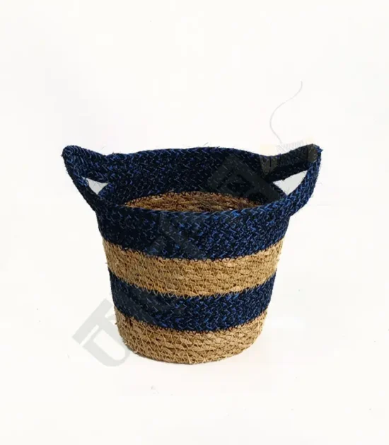 Natural jute planter with a textured design, ideal for indoor plants.